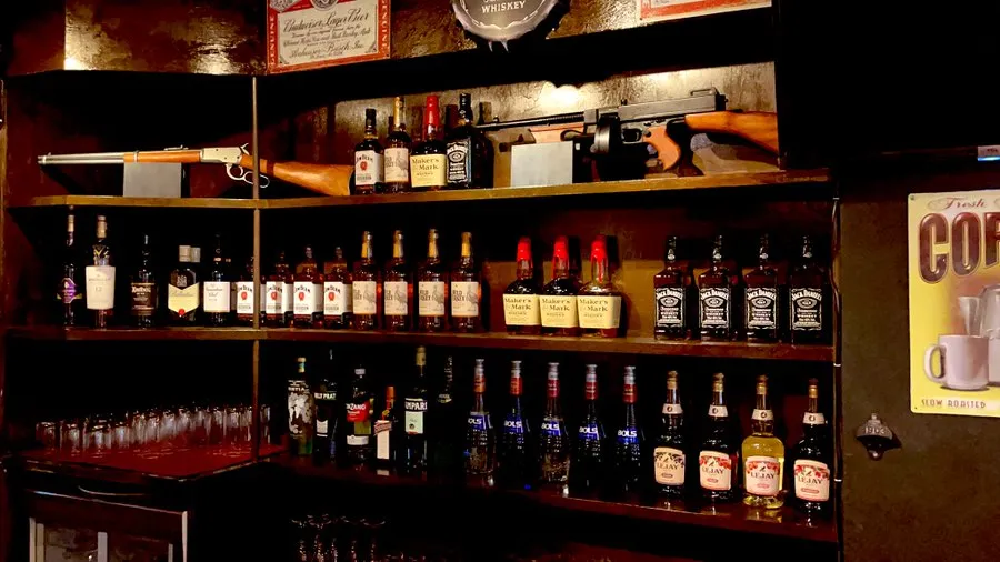 BAR BenJamin 関内の店内画像