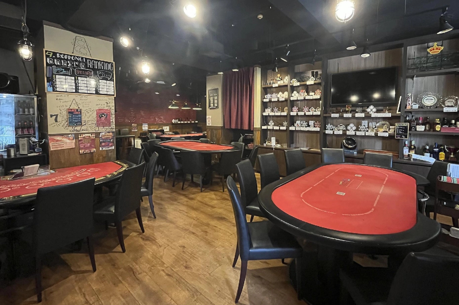 六本木のポーカールーム、Extreme Bar BACKDOOR ROPPONGIの店内画像