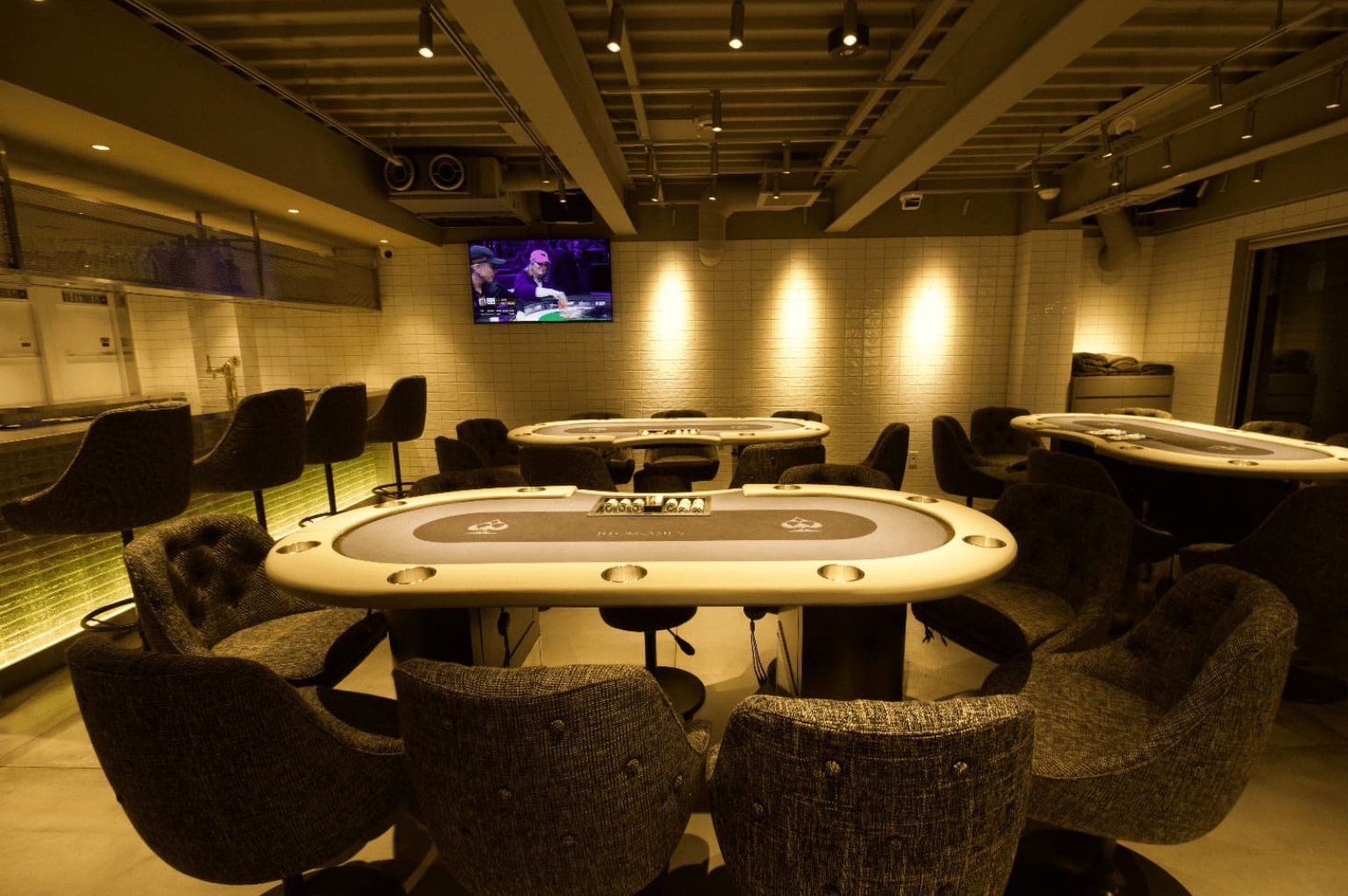 六本木のポーカールームであるRIC GAMES ROPPONGIの店内画像