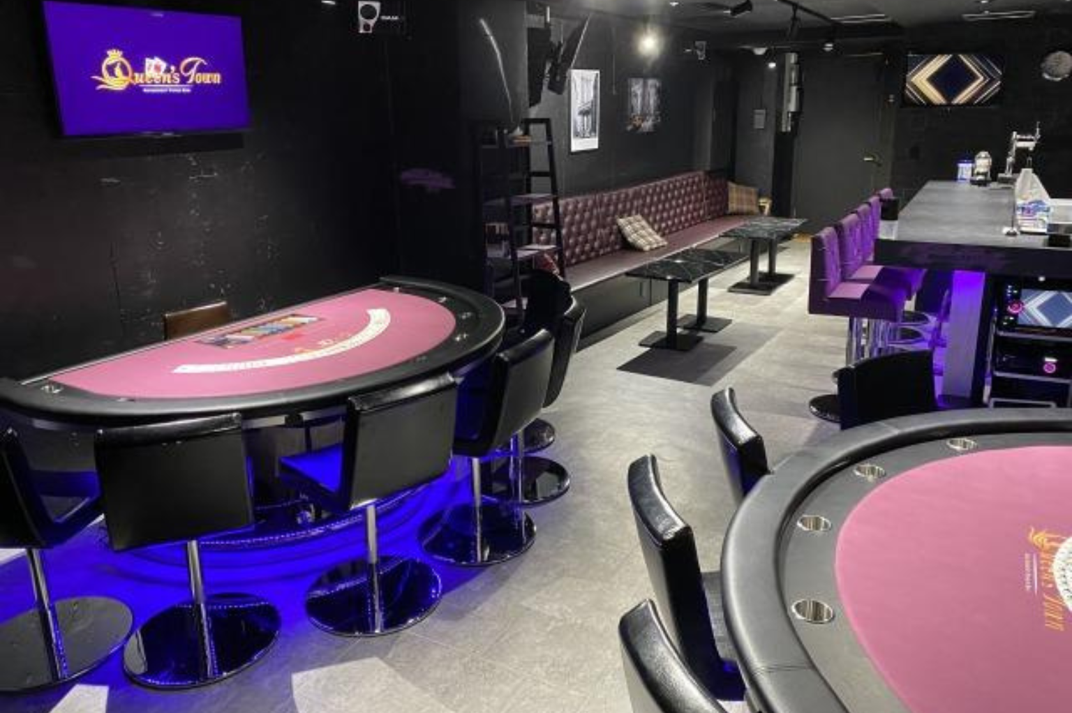 六本木のポーカールームであるQueen's Townの店内画像