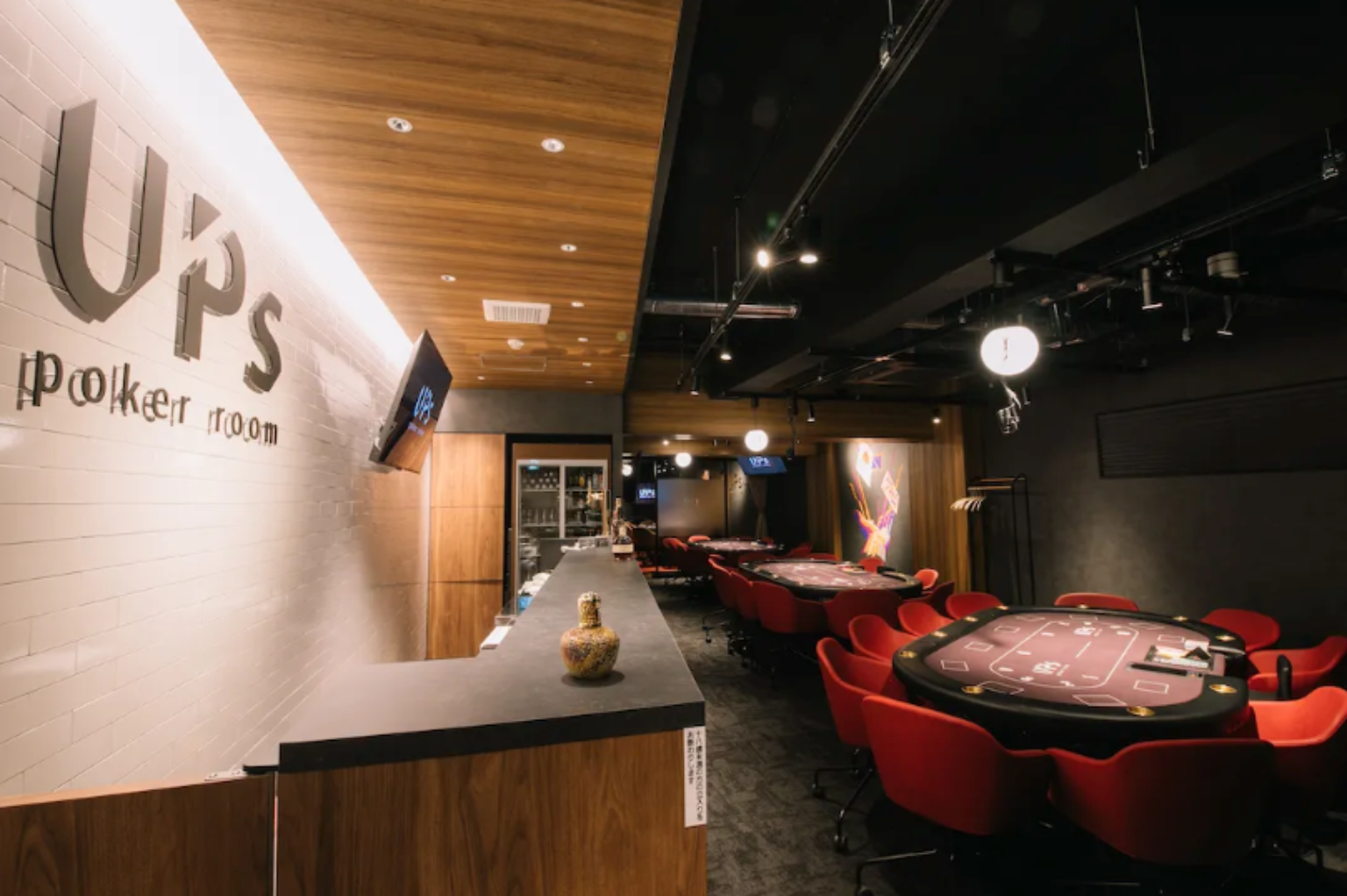 六本木のポーカールームであるPoker Room UPsの店内画像