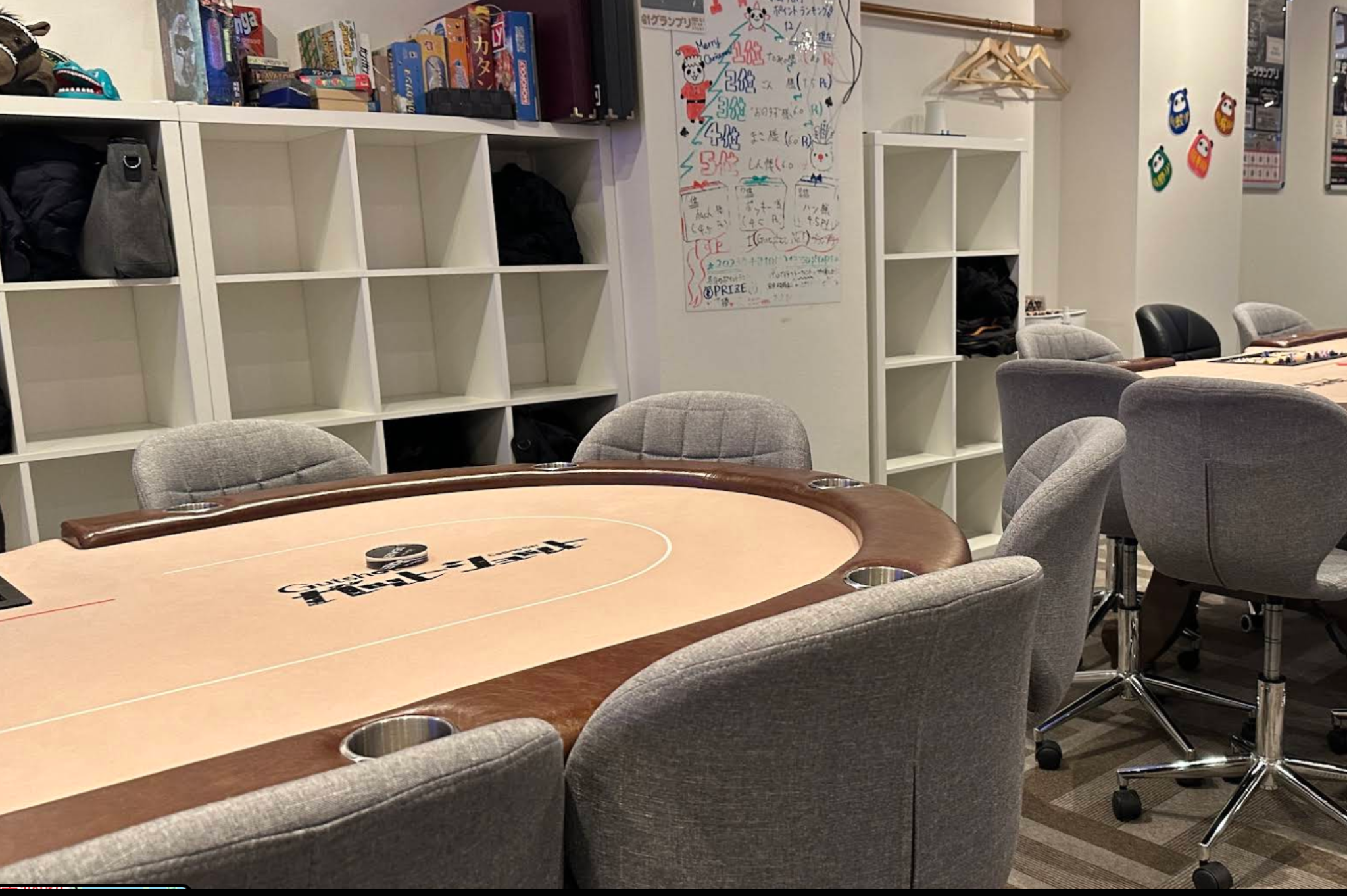 上野のポーカールームであるガットショット 上野池之端店の店内画像