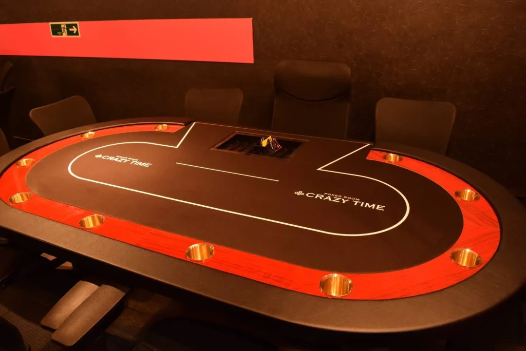 新橋のポーカールームであるPoker Room Crazy Time ポーカー ルーム クレイジータイムの画像