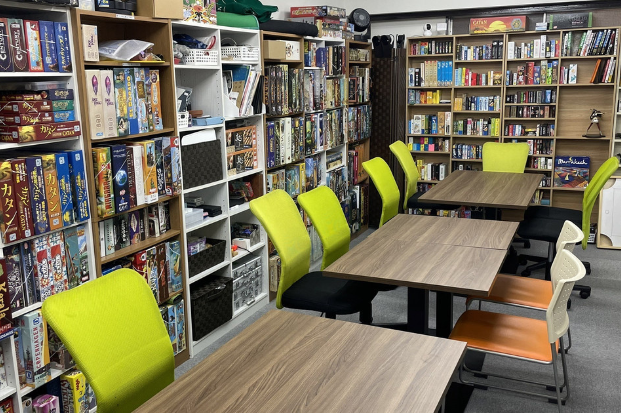 高田馬場のポーカールーム、ボードゲームハウスLIG＠高田馬場店の店内画像