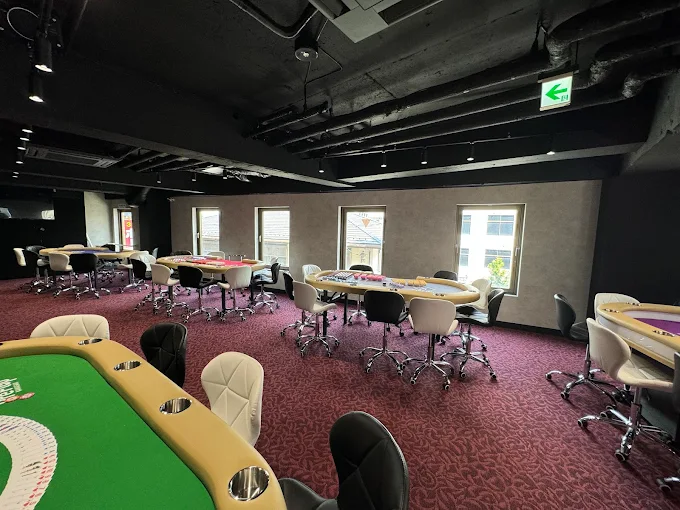 PreFlop川崎店の店内画像