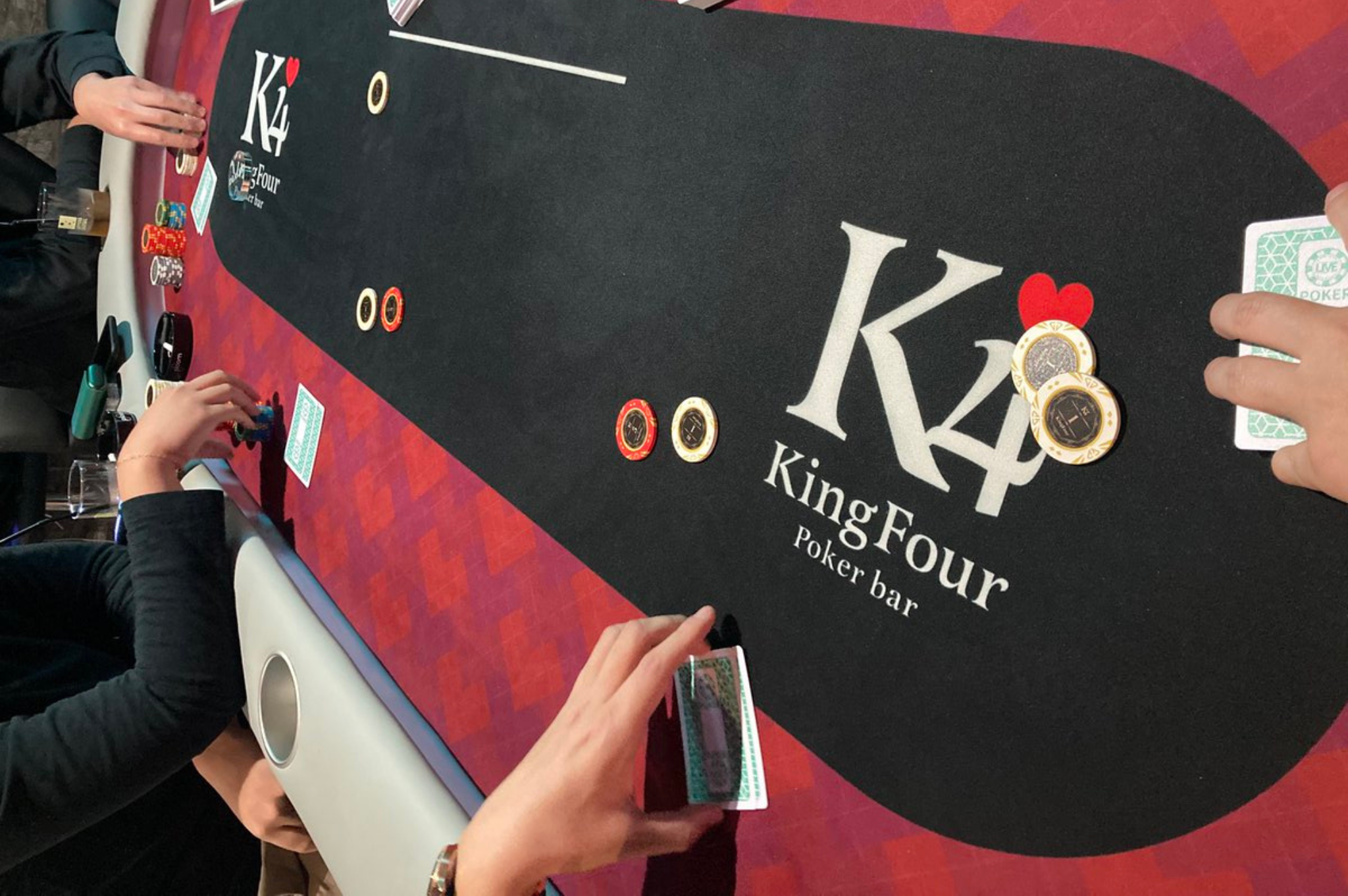 錦糸町のポーカールーム、KingFour 錦糸町の店内画像