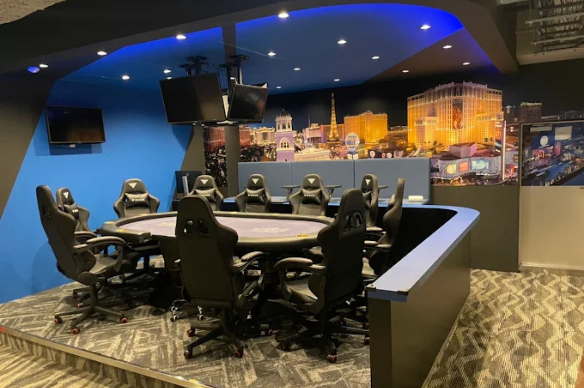 恵比寿のポーカールーム、BUBBLE 恵比寿店の店内画像