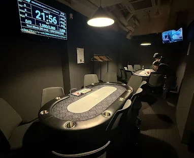 銀座でポーカーをする際にオススメの銀座パラハ倶楽部(Ginza Paraja Club)の店内画像