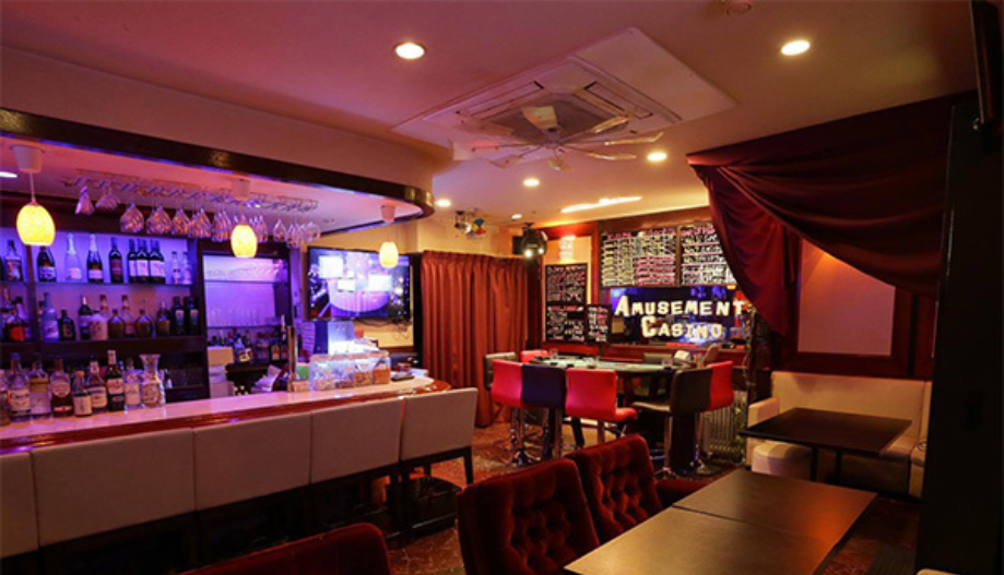 新宿のポーカールーム　BAR BiGBANGの店内画像1