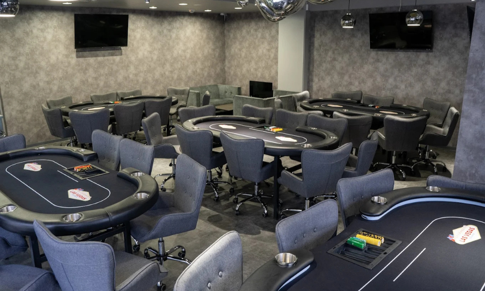 大阪・梅田のポーカールームであるPoker House Las Vegas Osaka の店内画像