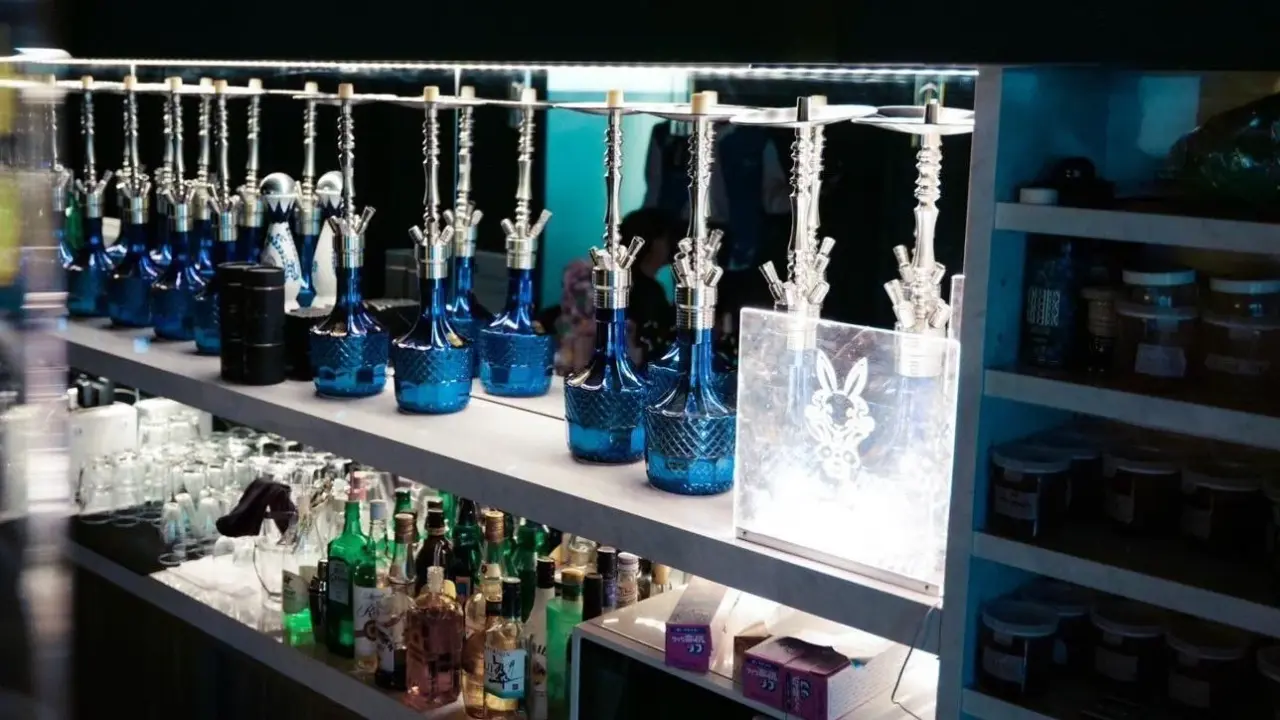 新宿のポーカールーム　PukuPuku NEONの店内画像1