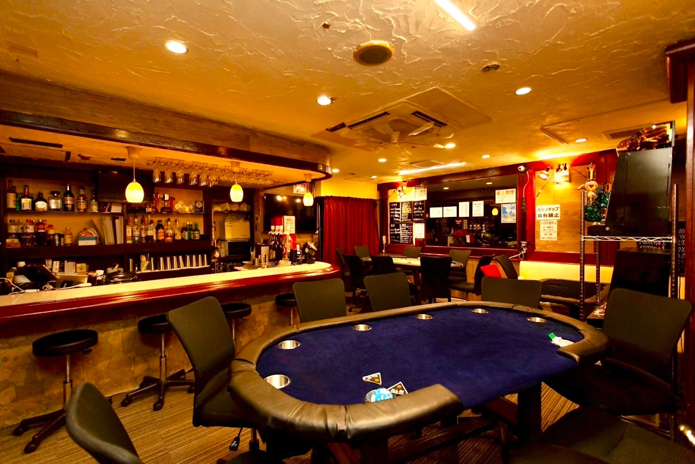 新宿のポーカールーム　BAR BiGBANGの店内画像2