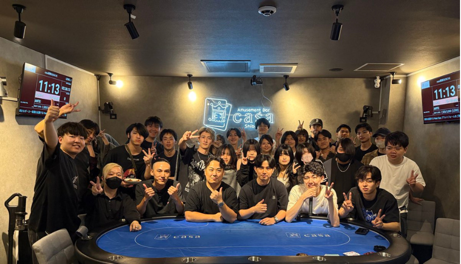 渋谷のポーカー店舗であるcasa渋谷の店内と店員の画像