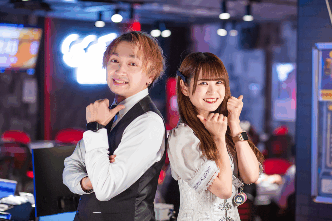 GooGame Poker Live渋谷の店長・Tonyさんとディーラー・あの。さんの画像