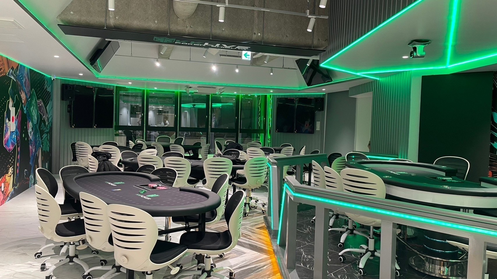 新宿のポーカールーム KKLIVE POKER新宿の店内画像2