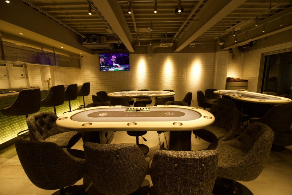 新宿のポーカールーム　RIC GAMES 新宿の店内画像2