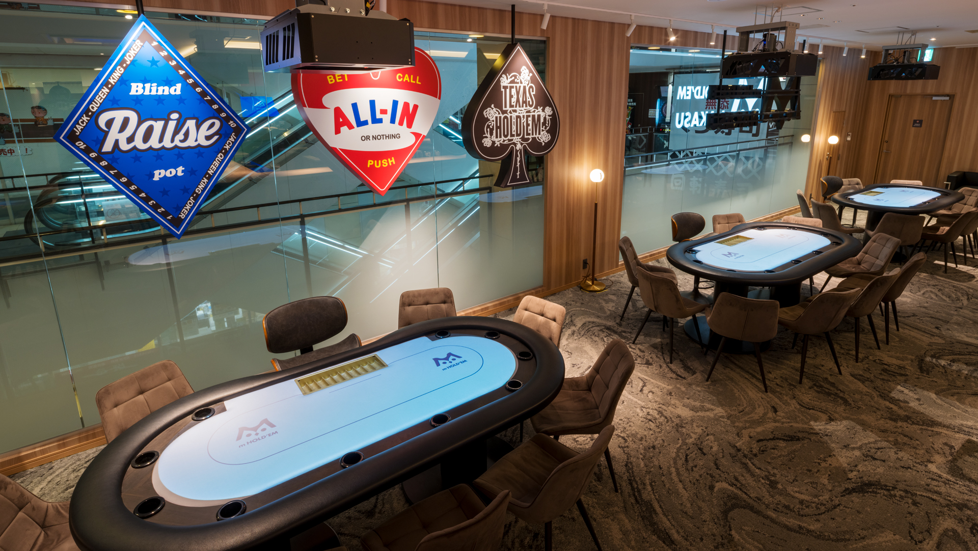 博多のポーカールーム、m HOLD'EM 中洲の店内画像