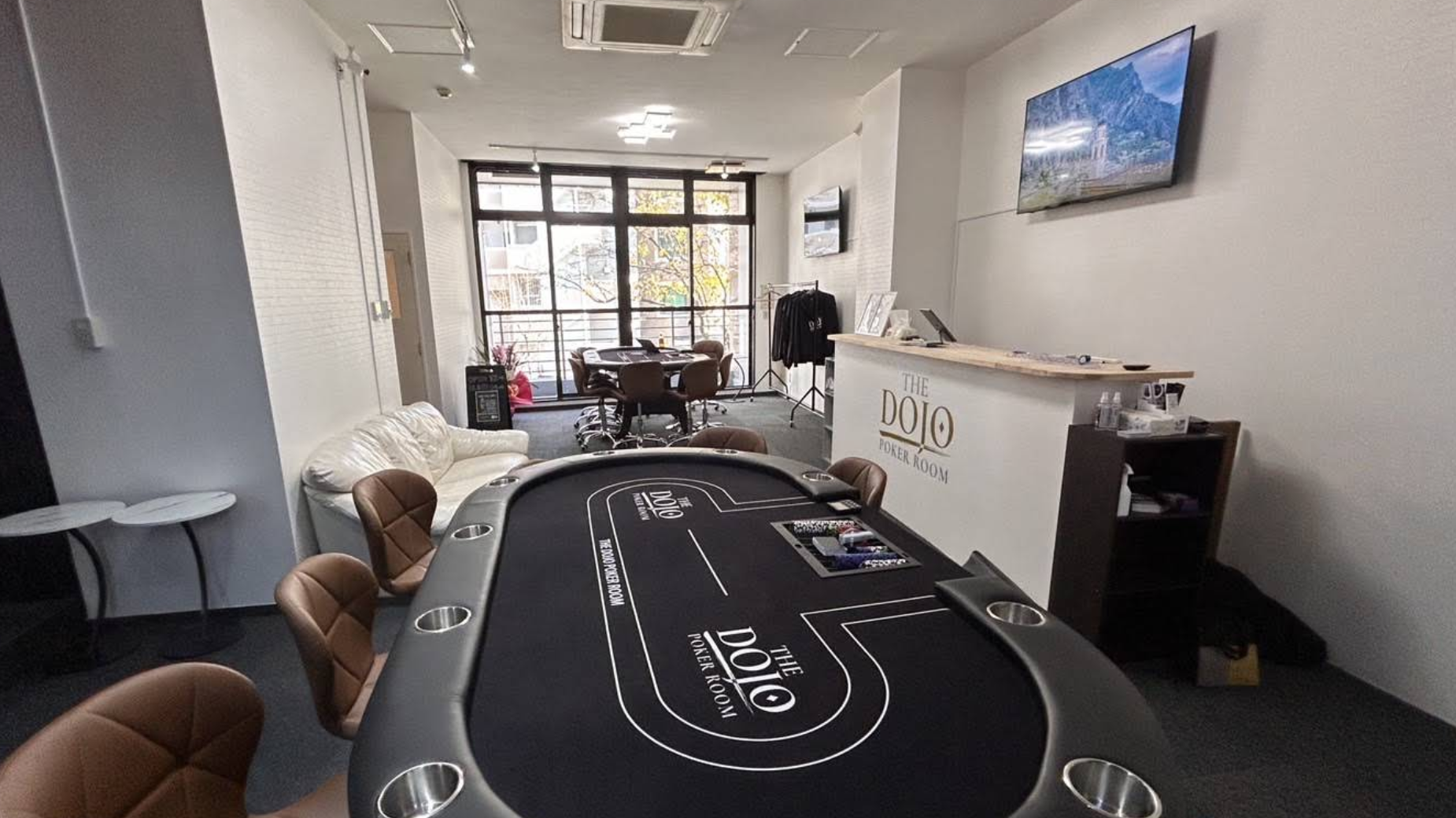 博多のポーカールーム、THE DOJOの店内画像