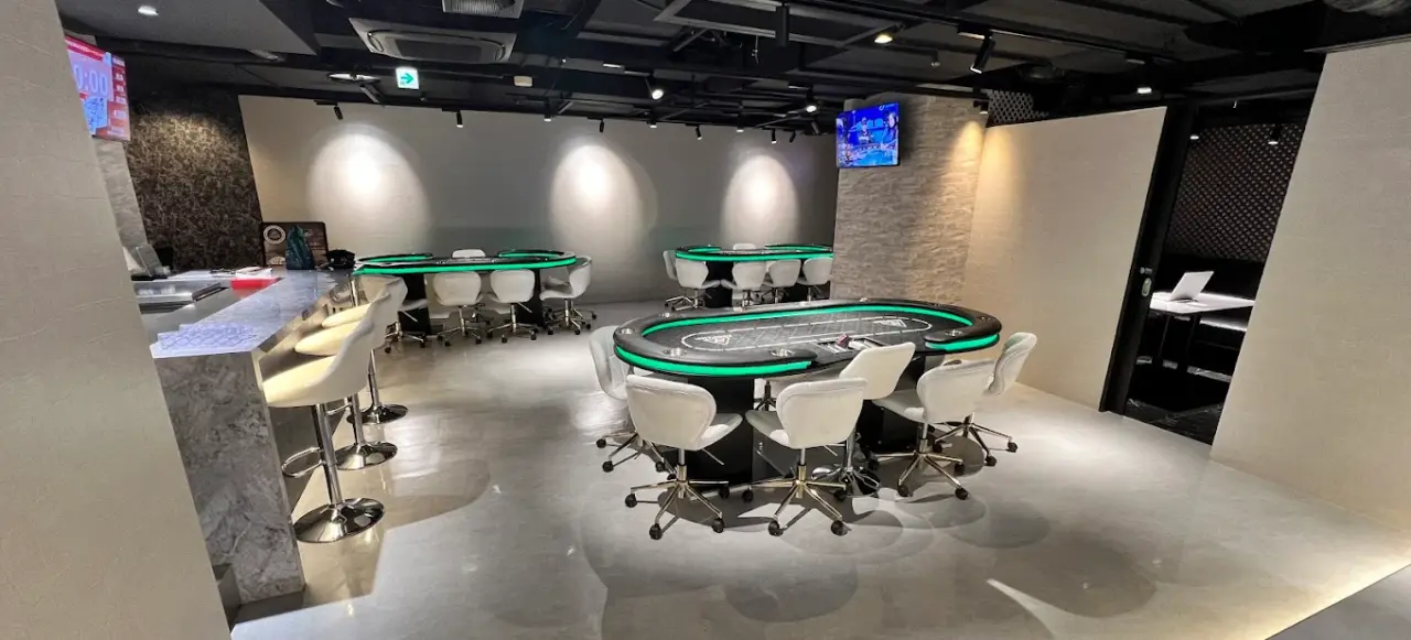 名古屋のポーカールーム、INSPIRE POKERの店内画像