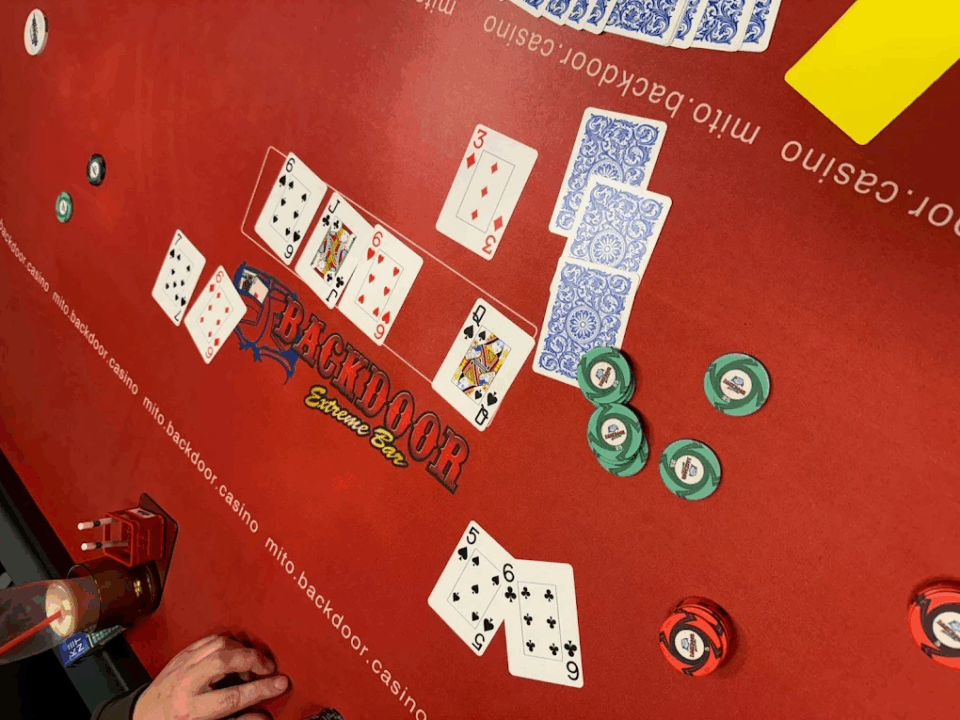 宇都宮のポーカールーム、BACKDOOR UTSUNOMIYA HIGASHIの店内画像