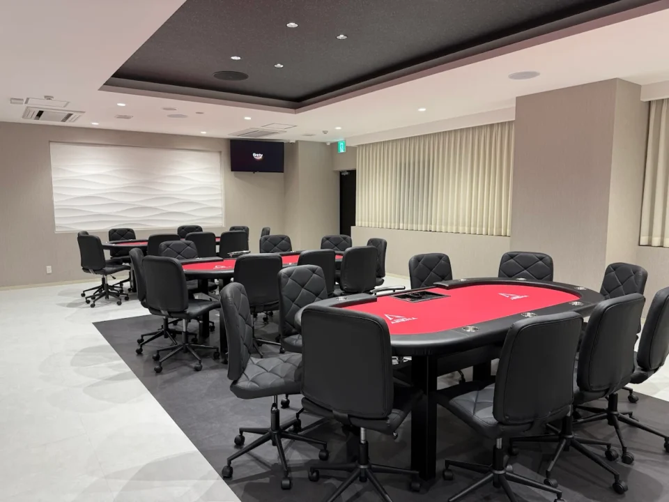 大阪、難波のポーカールーム、ポーカーアリーナ難波の店内画像