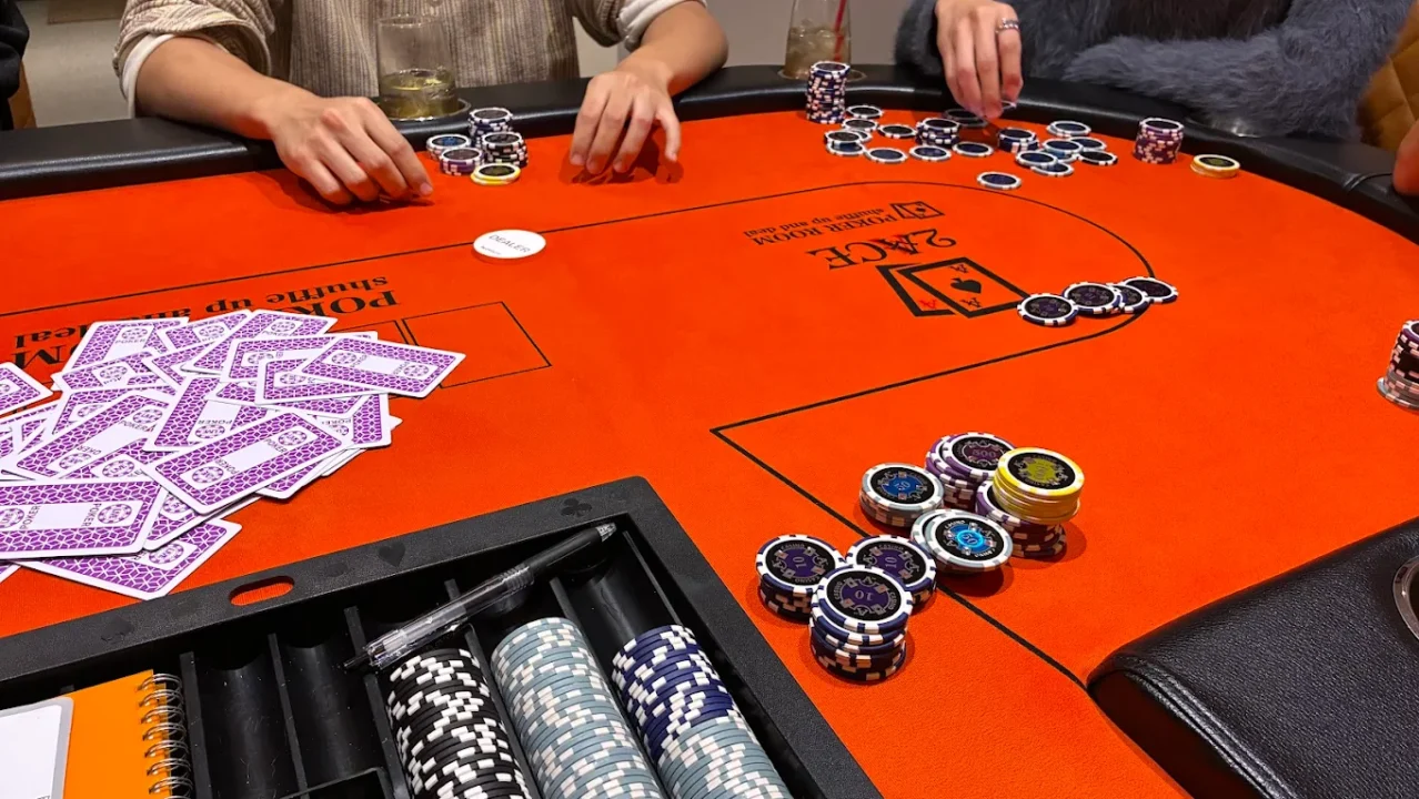 長崎のポーカールーム、2ACEPOKERROOMの店内画像