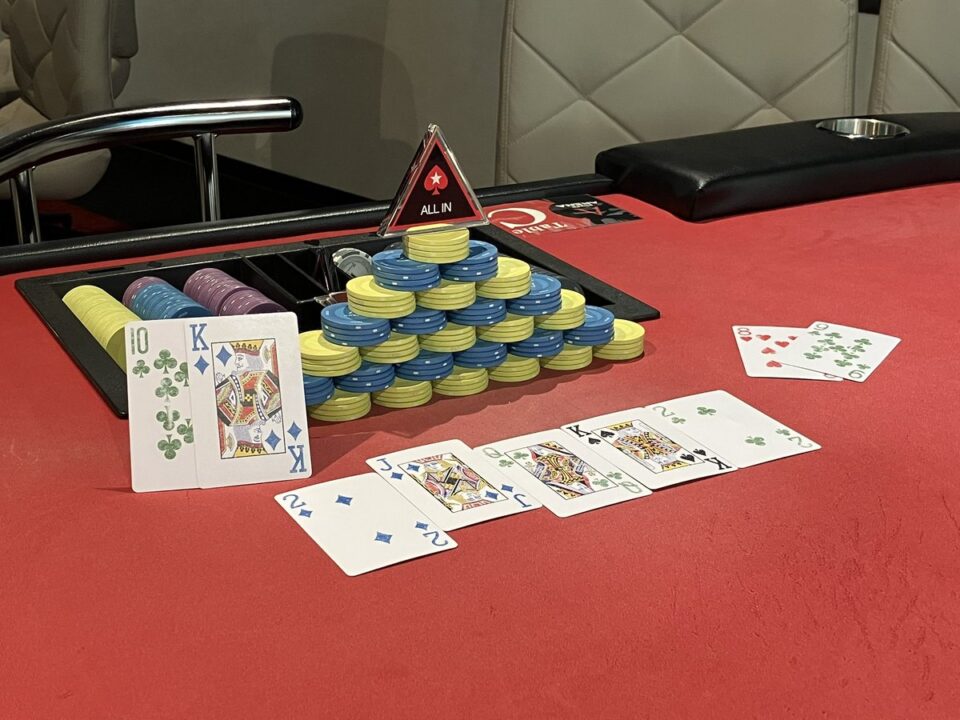 大阪、難波のポーカールーム、ポーカーアリーナ難波の店内画像