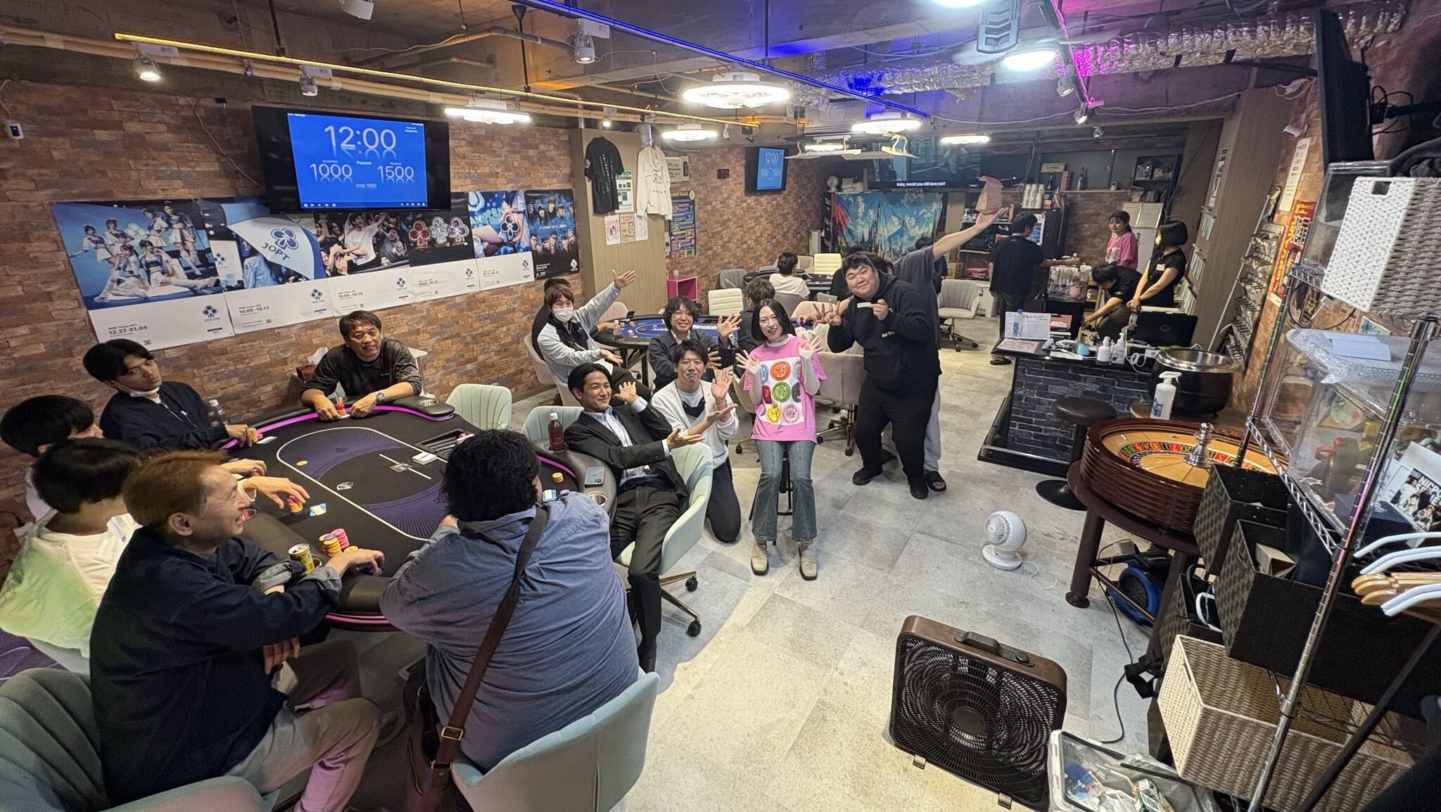 金沢のポーカールーム、フルハウちゅの店内画像