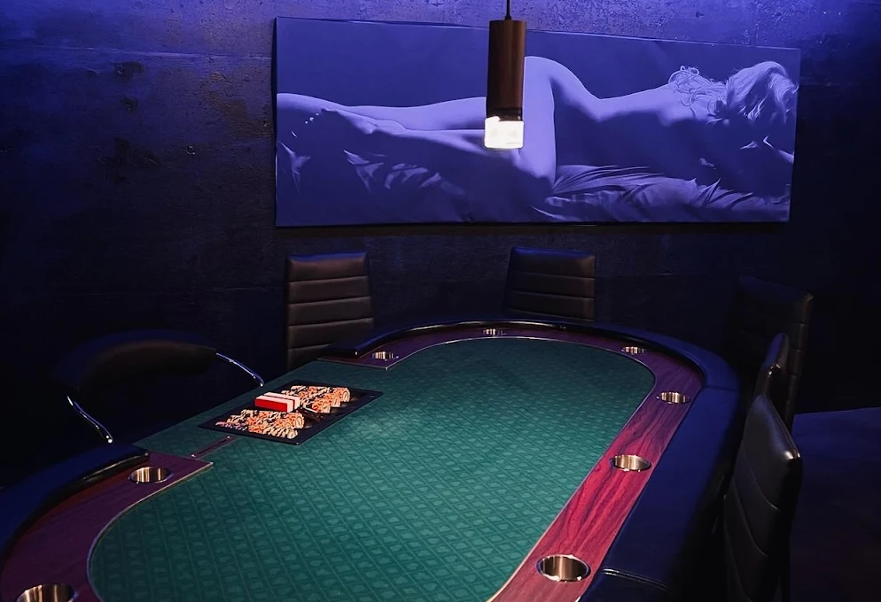 金沢のポーカールーム、Poker Lounge Whiteの店内画像