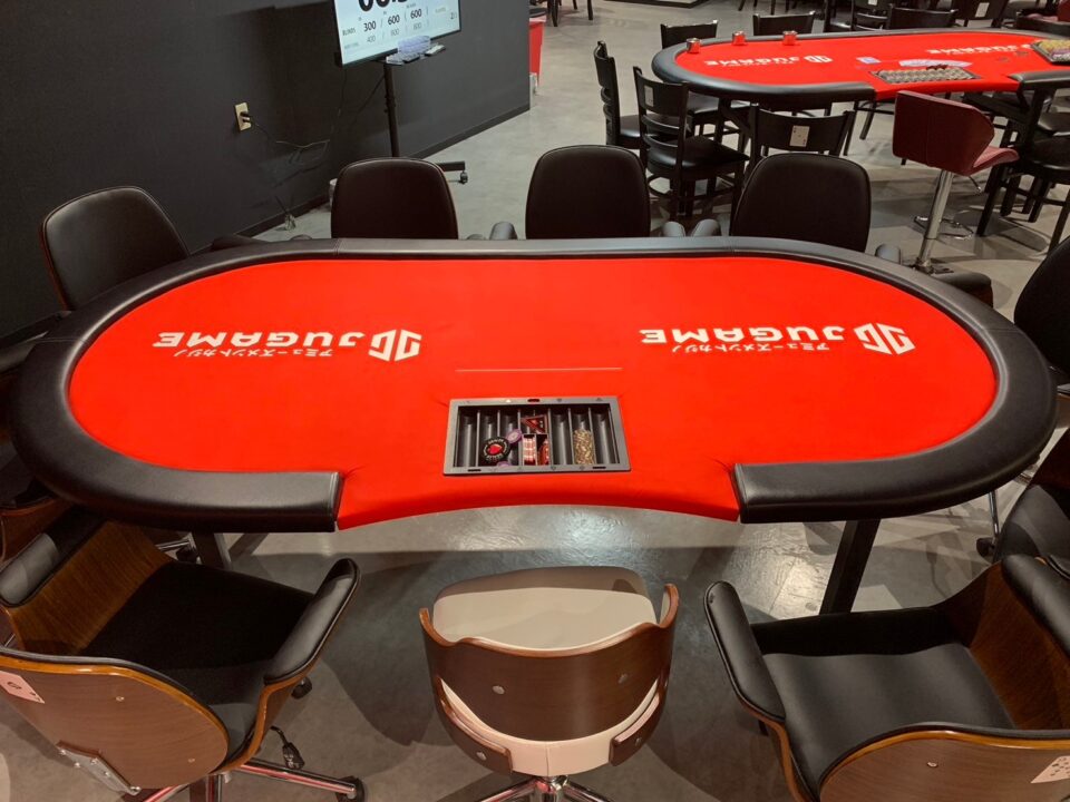 豊橋のポーカールーム、JUGAMEの店内画像