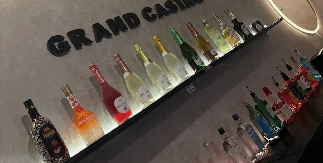 徳島にあるおすすめのポーカールームであるグランドカジノの店内