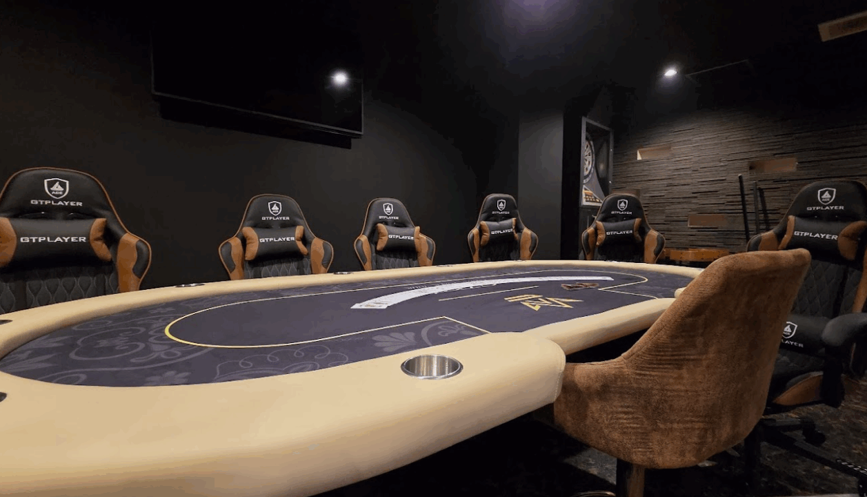 徳島にあるおすすめのポーカールームであるぽけっとの店内