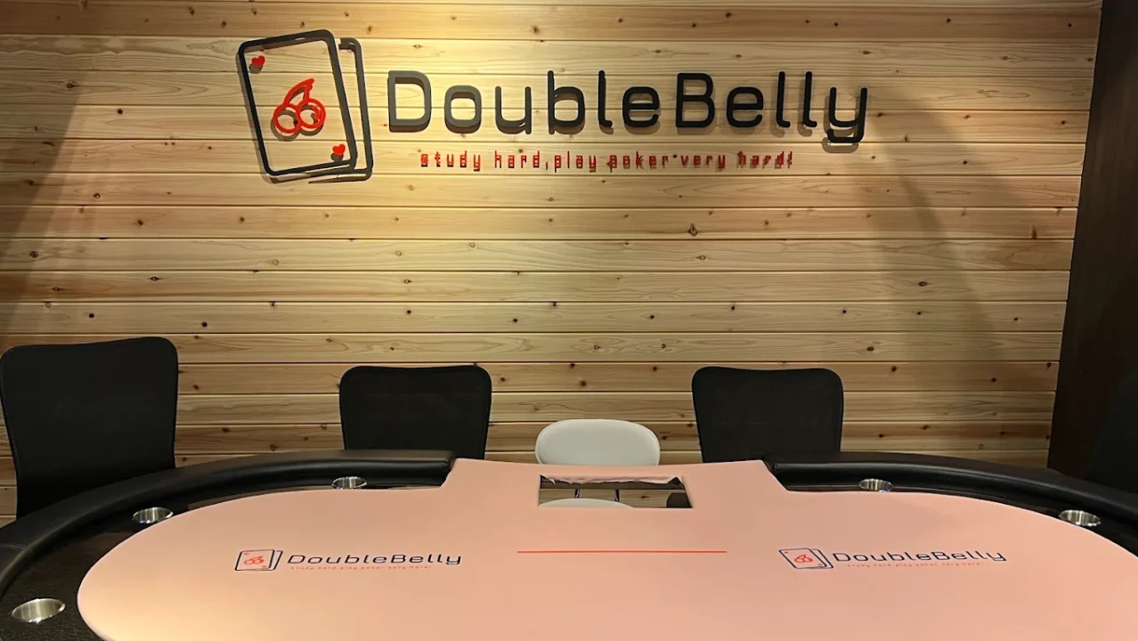 豊橋のポーカールーム、DoubleBellyの店内画像