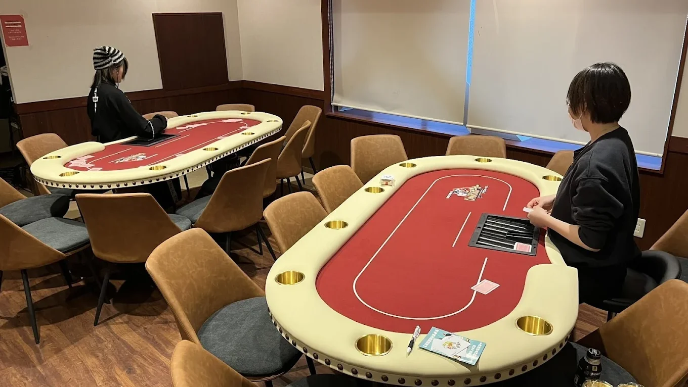 静岡・浜松のポーカールーム、じゃんけんポーカー浜松店の店内画像