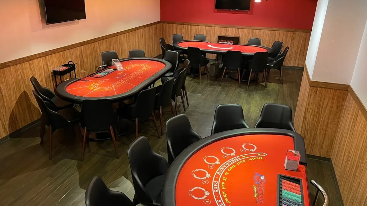 宇都宮のポーカールーム、BACKDOOR UTSUNOMIYAの店内画像