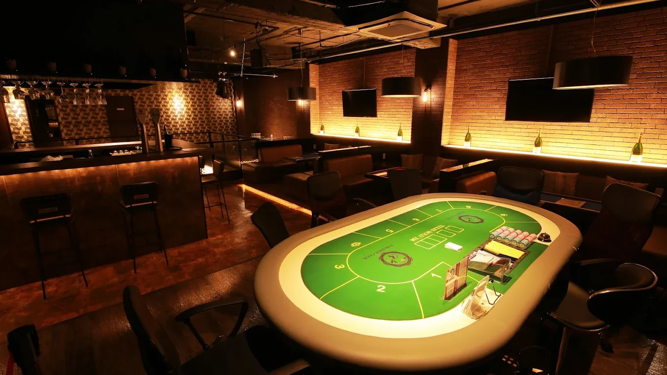 熊本のポーカールーム、パラダイスカジノ熊本の店内画像