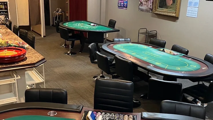 静岡・富士のポーカールーム、Aliceの店内画像