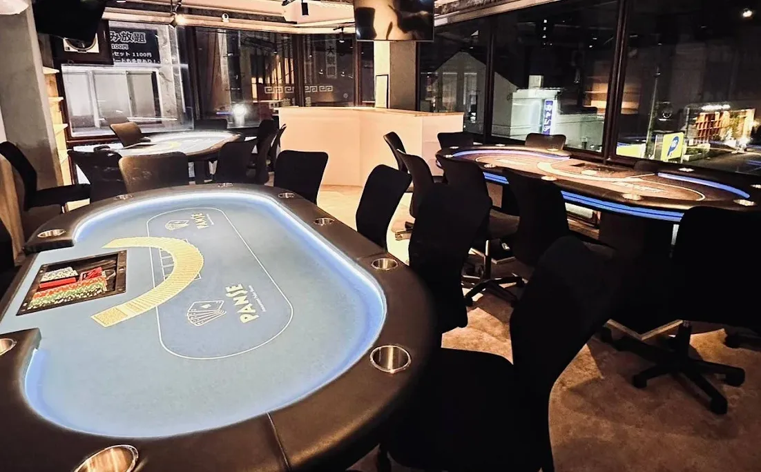 富山のポーカールーム、panseの店内画像