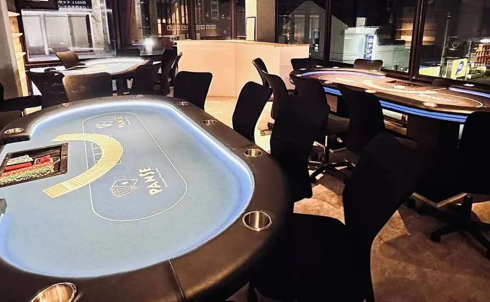 富山のポーカールーム、panseの店内画像