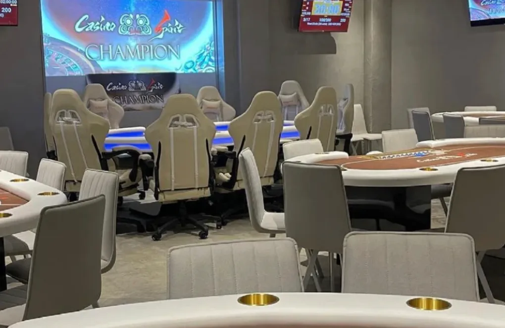 高知のポーカー、Casino Spiritsの店内画像