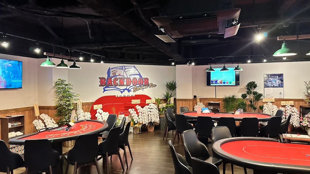 宇都宮のポーカールーム、BACKDOOR UTSUNOMIYA HIGASHIの店内画像