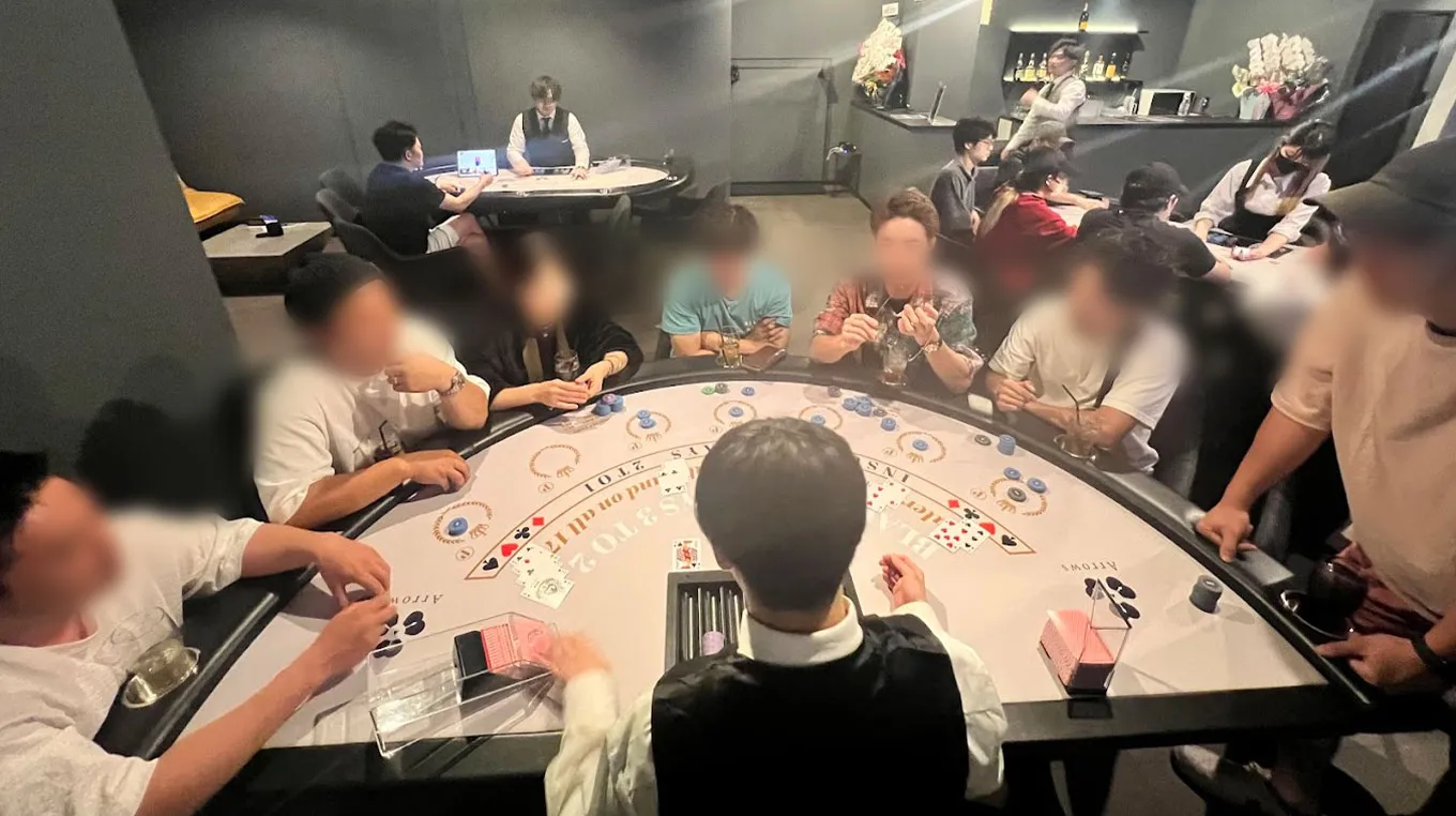 北九州のおすすめポーカールームArrows 小倉店の店内