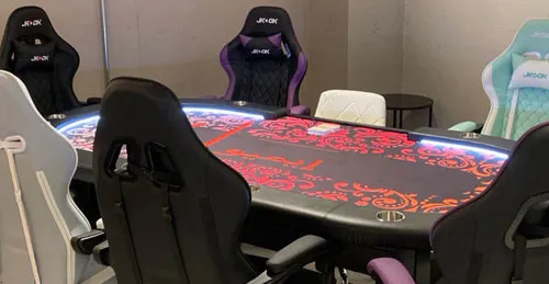 蒲田にあるおすすめのポーカールームであるエミーオの店内