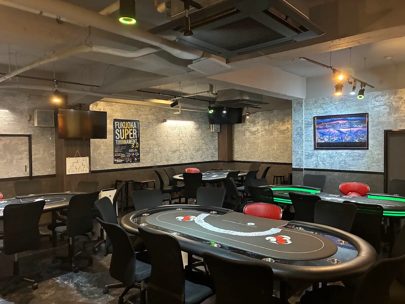 北九州のおすすめポーカールームトリプルバレル小倉店の店内