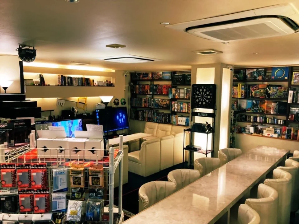 堺のポーカーができる店舗、Board Game Cafe&Bar TOM大阪店の店内画像