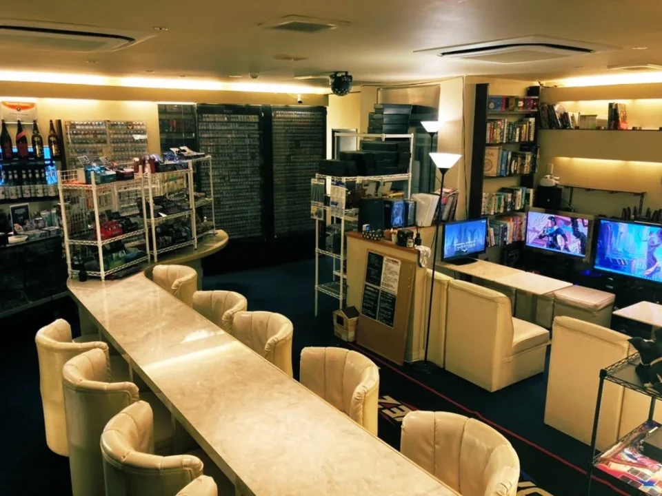 堺のポーカールーム、Board Game Cafe&Bar TOM大阪店の店内画像