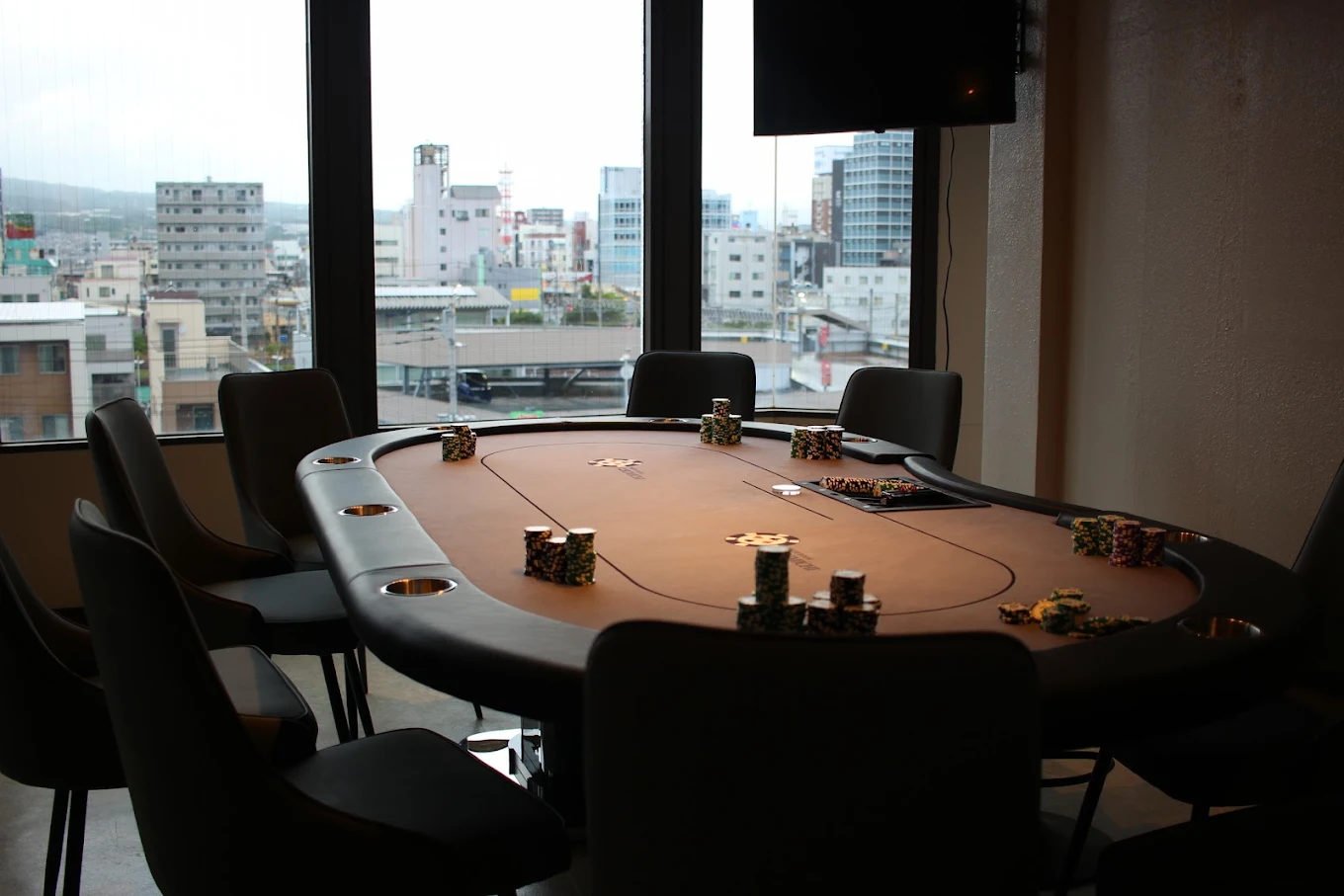 沼津のポーカールーム、YORIMICHI沼津の店内画像