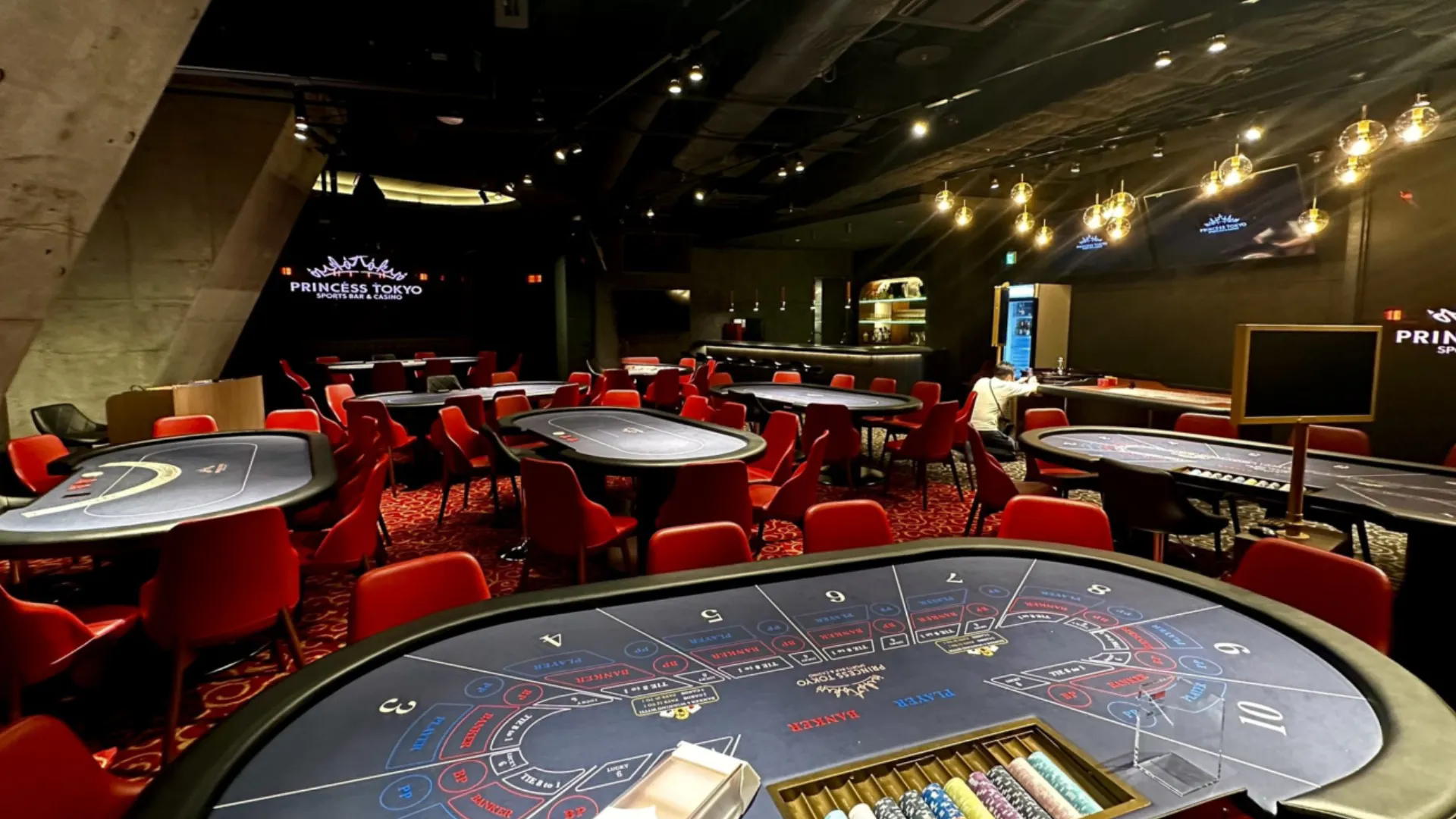 PRINCESS TOKYO SPORTS BAR & CASINO の店内画像