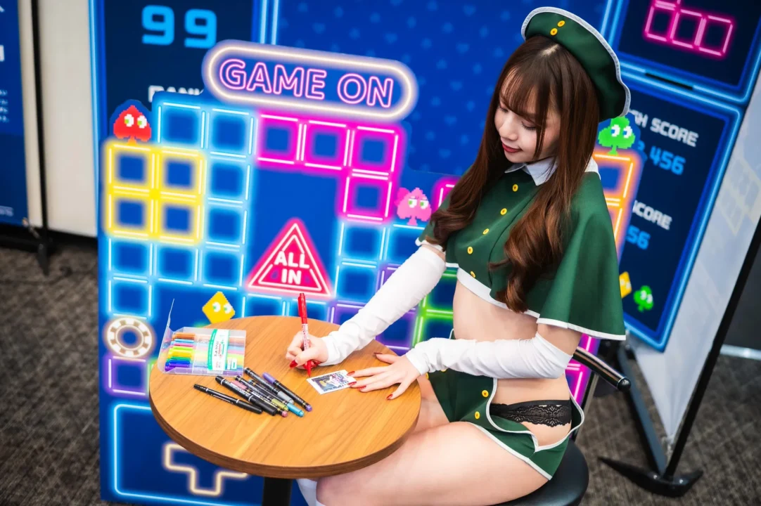 ポーカーイベントSPADIEコンパニオンチェキイベントの様子