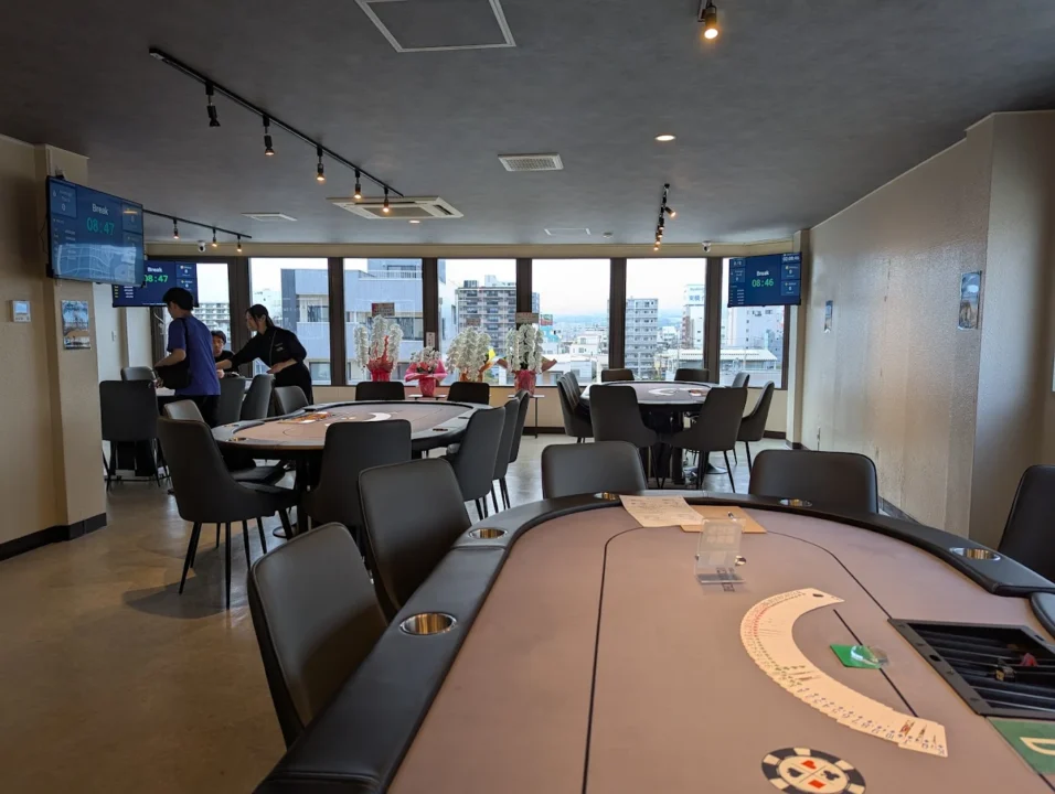 沼津のポーカールーム、YORIMICHI沼津の店内画像